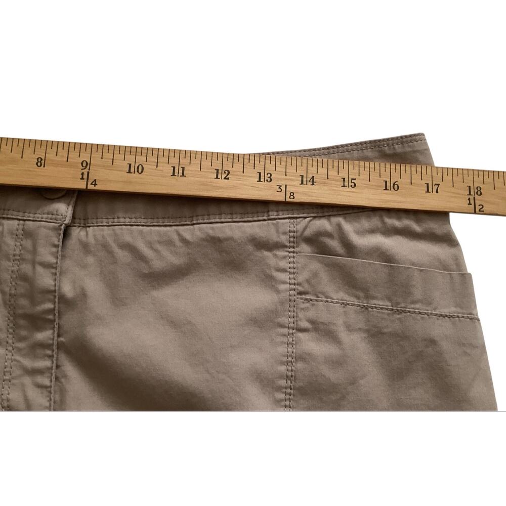 Chico’s Khaki Front Seam Convertible Roll-Cuff Cropped Utility Pants Tan size 2 - Picture 4 of 6